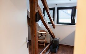 Zentrale Wohnung Im Gruenen!